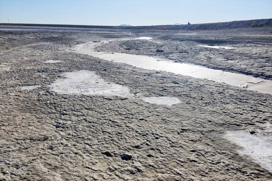 Konya’nın 2 gölü daha kurudu! Manzara yürek yakıyor 5